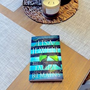 2/$15 - The Family Remains - Lisa Jewell
